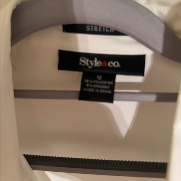 Collared white button-up blouse - Picture 3 of 3